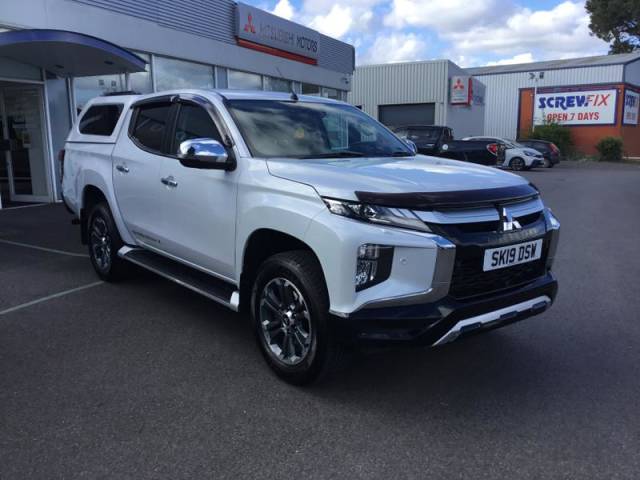 Mitsubishi L200 2.2 DI-D DC Barbarian X Pickup Double Cab 4dr Diesel Auto 4WD Euro 6 (s/s) (150 ps) Pickup Diesel White
