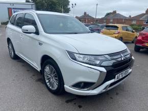 MITSUBISHI OUTLANDER 2020 (70) at Poole Mitsubishi Poole