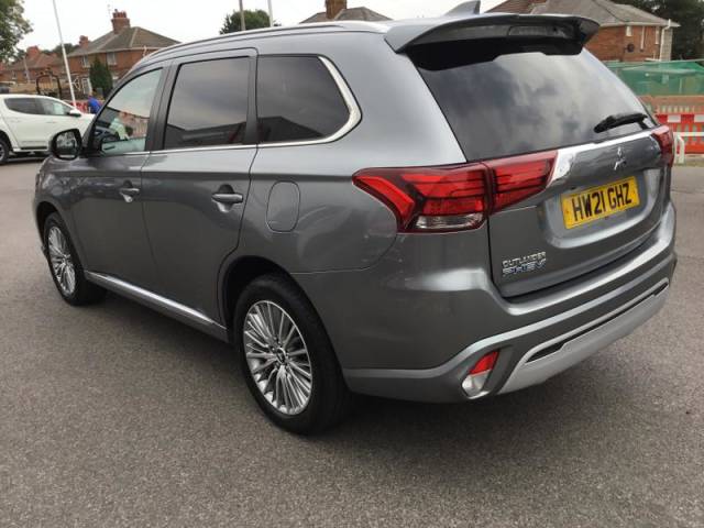 2021 Mitsubishi Outlander 2.4h TwinMotor 13.8kWh Dynamic SUV 5dr Petrol Plug-in Hybrid CVT 4WD Euro 6 (s/s) (224 ps)