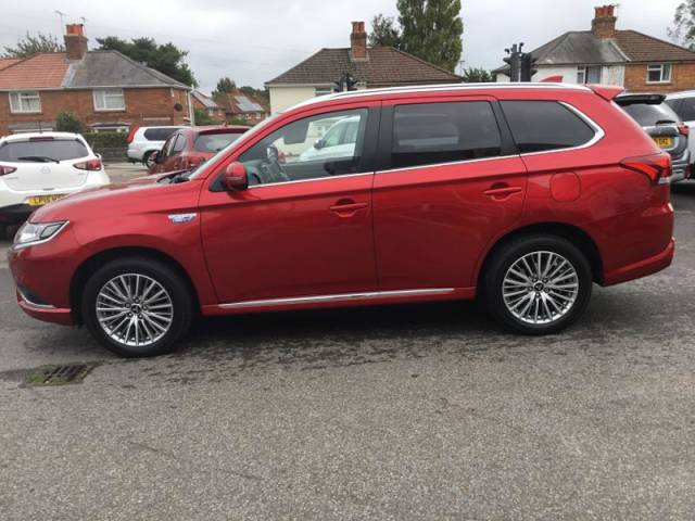 2021 Mitsubishi Outlander 2.4h TwinMotor 13.8kWh Dynamic SUV 5dr Petrol Plug-in Hybrid CVT 4WD Euro 6 (s/s) (224 ps)