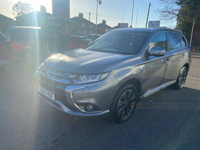 2017 Mitsubishi Outlander 2.0h 12kWh 4h SUV 5dr Petrol Plug-in Hybrid CVT 4WD Euro 6 (s/s) (200 ps)