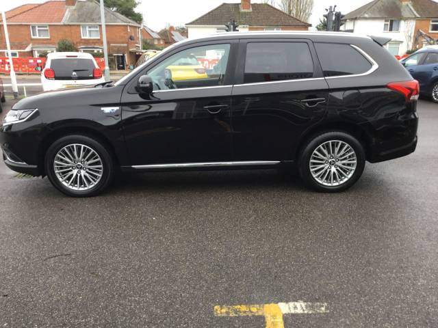 2020 Mitsubishi Outlander 2.4h TwinMotor 13.8kWh Design CVT 4WD Euro 6 (s/s) 5dr